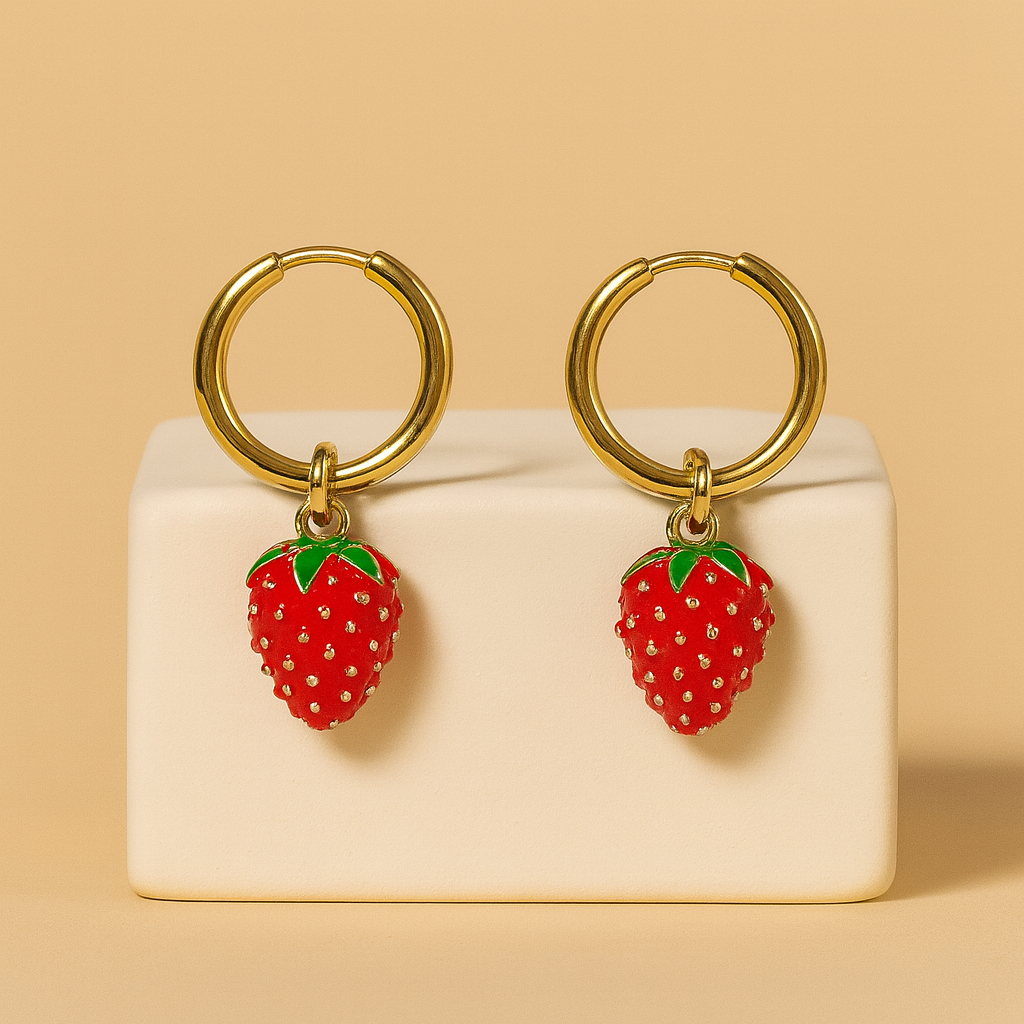 Aros Fresa Love - Dorados con charm rojo