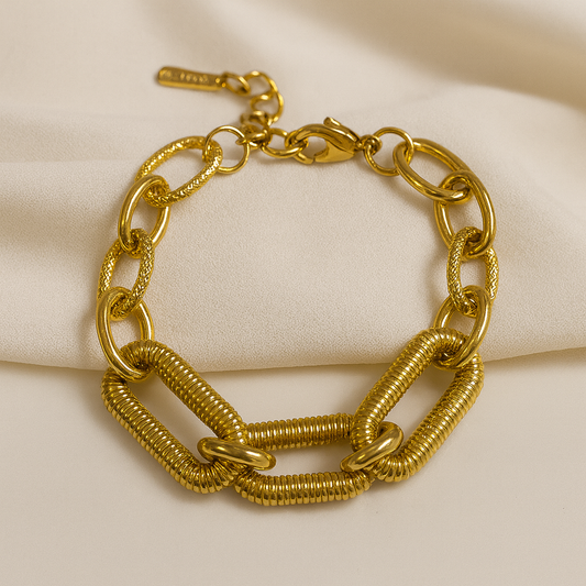 Pulsera "Orienta" Bañada en Oro de 18K – Elegancia Atemporal y Diseño Exclusivo