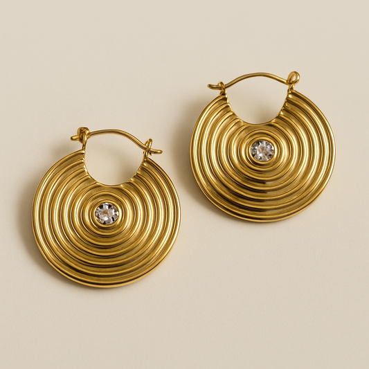 Aros 'Luz Dorada' Bañados en Oro de 18K con Cristal Brillante – Elegancia y Glamour